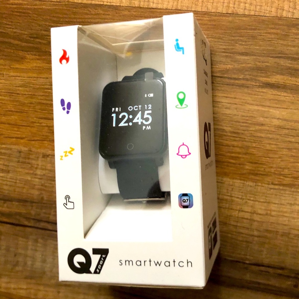 Q7 Smartwatch Black New